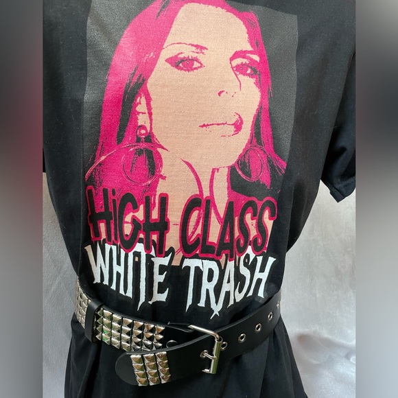 High class white trash! Get our exclusive Julia Fox trashy tee size Large Men’s - Picture 3 of 11